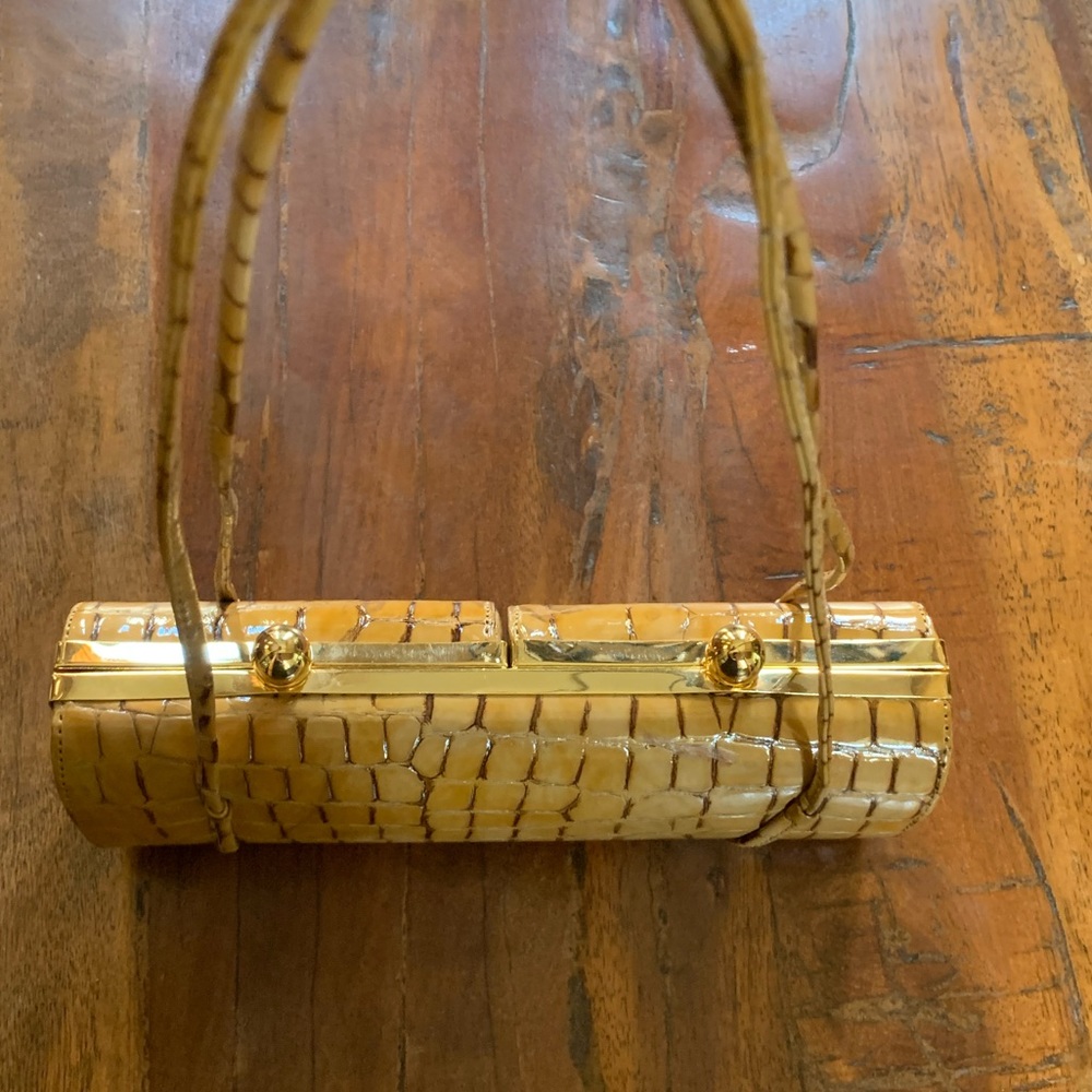 Purse - Picture 2 of 8